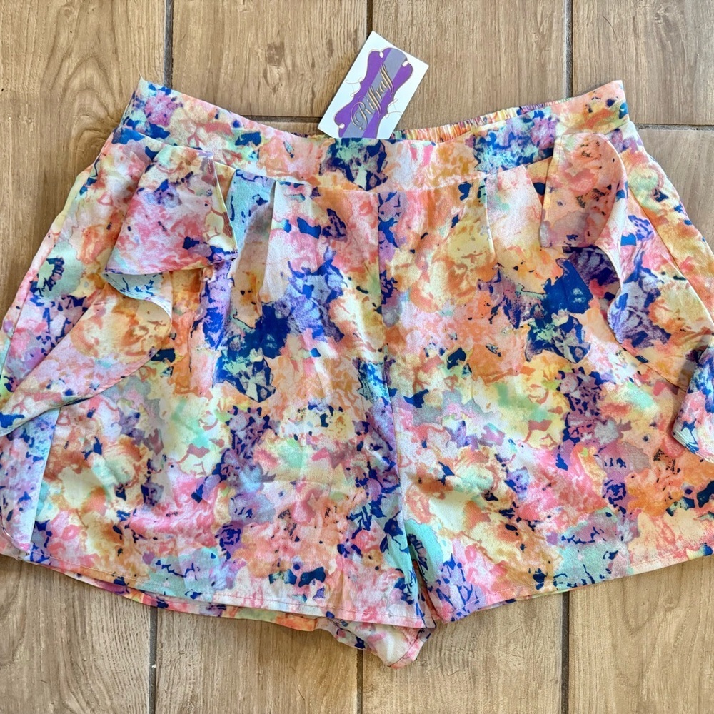 NWT Colorful Abstract Ruffle Accent Women's Shorts